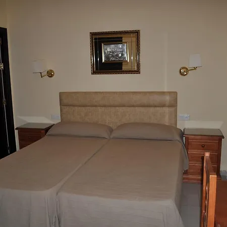 Roma Hotel 2*